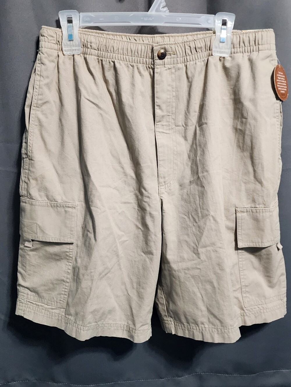 NWT Haggar Mens Khaki Cargo Shorts Elastic 34 Waist Pull On Relaxed Fit